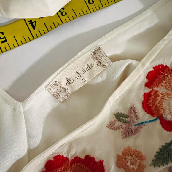 Altar’s State Floral Embroidered Long Bell Sleeve Dress Size S Small Cream Red - Picture 3 of 7